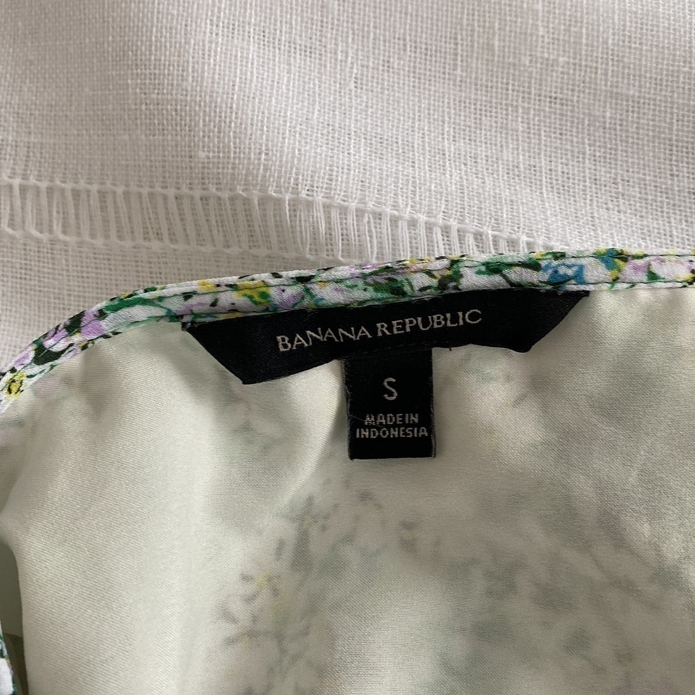 Banana Republic Blue jasmine wrap blouse. - Picture 6 of 8